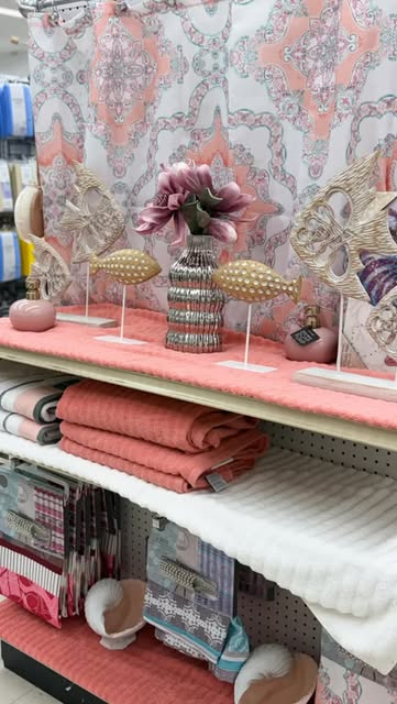 Decoración y toallas en tienda
